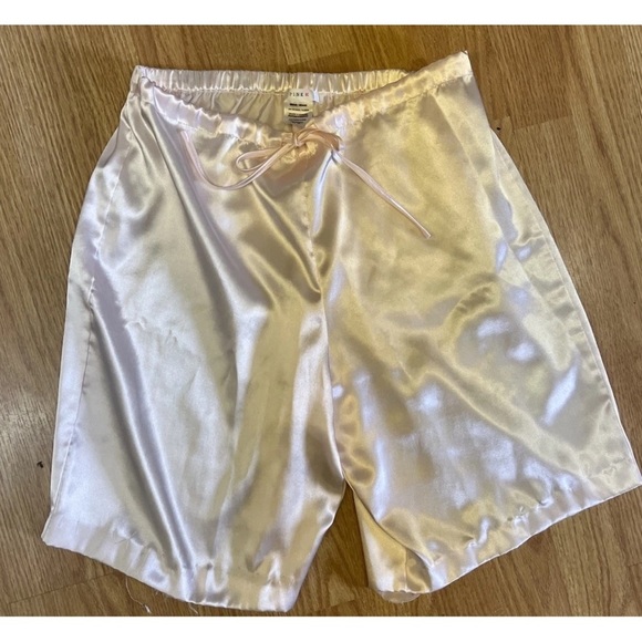 Pink K Vtg Light Pink Pajama Set
Sz S - Picture 5 of 5